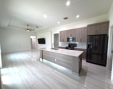 1730 Sw California Boulevard - Photo Thumbnail 4