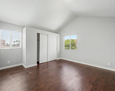 1006 S Tiago Drive - Photo Thumbnail 24