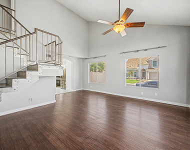 1006 S Tiago Drive - Photo Thumbnail 5