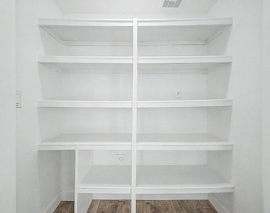 1006 S Tiago Drive - Photo Thumbnail 15