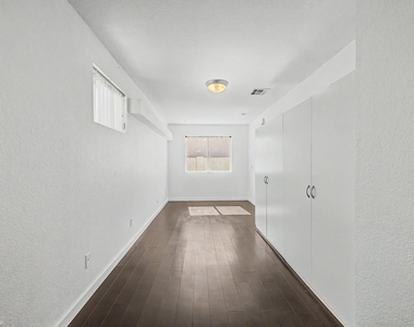 1006 S Tiago Drive - Photo Thumbnail 29