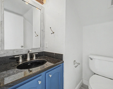 1006 S Tiago Drive - Photo Thumbnail 16