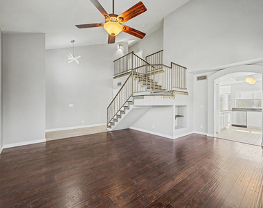 1006 S Tiago Drive - Photo Thumbnail 4