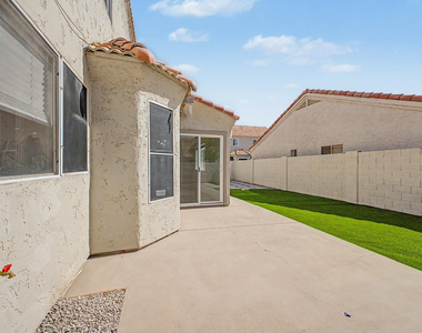 1006 S Tiago Drive - Photo Thumbnail 31