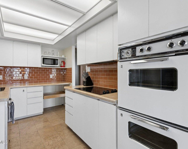 2323 N Central Avenue - Photo Thumbnail 3