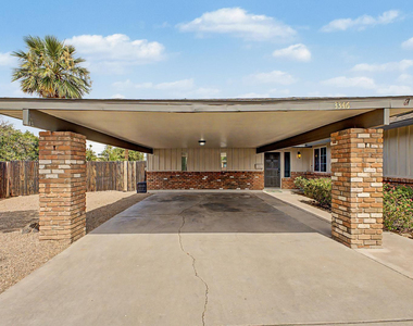 3346 E Cochise Drive - Photo Thumbnail 9