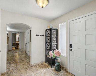 3346 E Cochise Drive - Photo Thumbnail 13