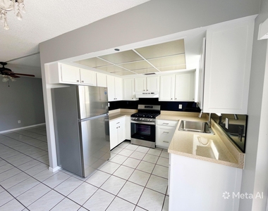 320 Sw 1st Street - Photo Thumbnail 3