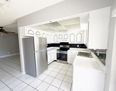 320 Sw 1st Street - Photo Thumbnail 5