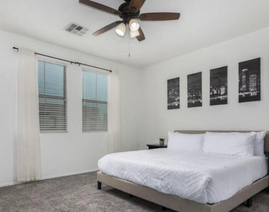 1886 E Don Carlos Avenue - Photo Thumbnail 12