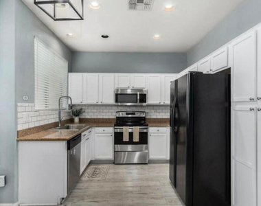 1886 E Don Carlos Avenue - Photo Thumbnail 4