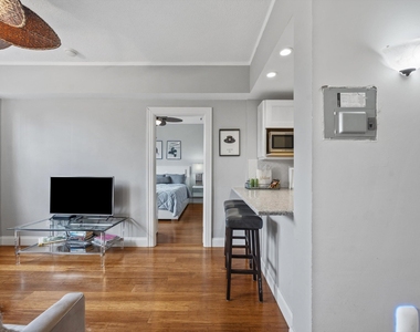 235 Sunrise Avenue - Photo Thumbnail 3