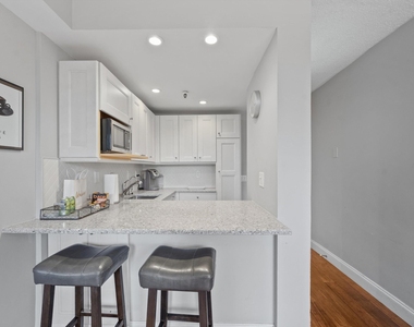 235 Sunrise Avenue - Photo Thumbnail 7