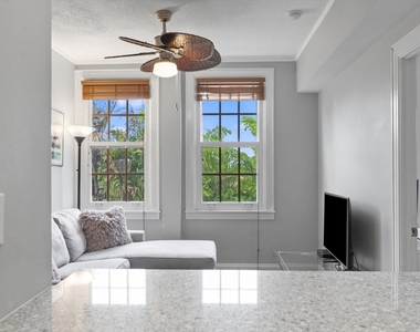 235 Sunrise Avenue - Photo Thumbnail 11
