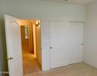 15045 N 54th Place - Photo Thumbnail 20
