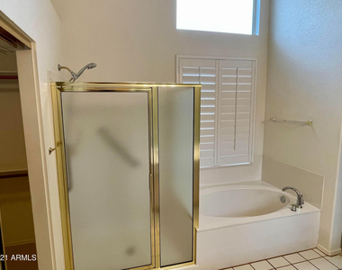 15045 N 54th Place - Photo Thumbnail 10