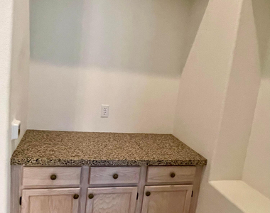 15045 N 54th Place - Photo Thumbnail 6