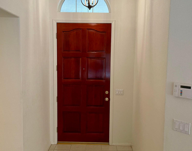 15045 N 54th Place - Photo Thumbnail 2