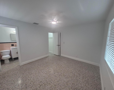 1119 Ne 17th Avenue - Photo Thumbnail 7
