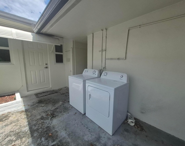 1119 Ne 17th Avenue - Photo Thumbnail 13