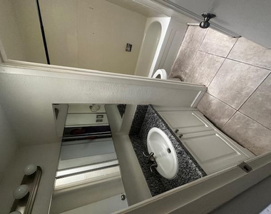 411 W Colter Street - Photo Thumbnail 3