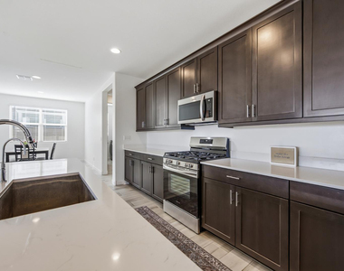 2053 W Sienna Bouquet Place - Photo Thumbnail 13