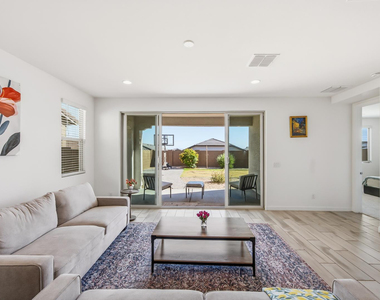 2053 W Sienna Bouquet Place - Photo Thumbnail 16