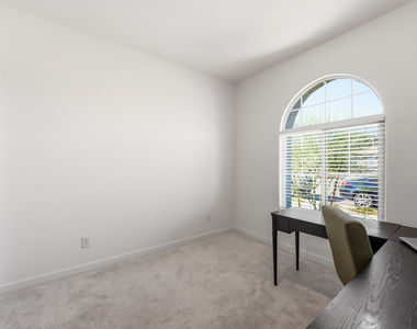 2053 W Sienna Bouquet Place - Photo Thumbnail 31