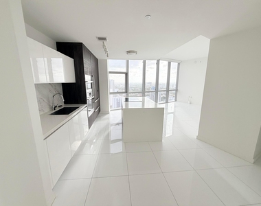 851 Ne 1st Avenue - Photo Thumbnail 4