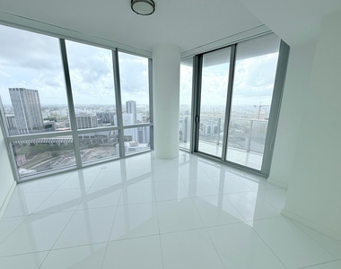 851 Ne 1st Avenue - Photo Thumbnail 7