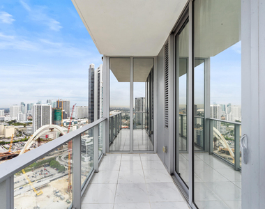 851 Ne 1st Avenue - Photo Thumbnail 17