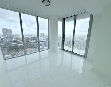 851 Ne 1st Avenue - Photo Thumbnail 1