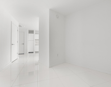 851 Ne 1st Avenue - Photo Thumbnail 13