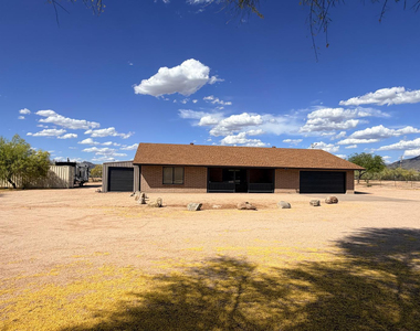 4224 E Ashler Hills Drive - Photo Thumbnail 2