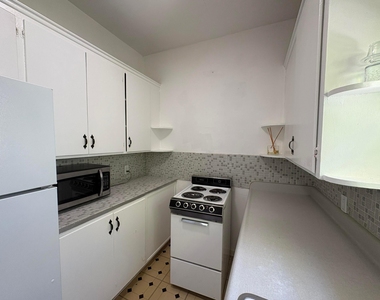 150 Australian Avenue - Photo Thumbnail 15