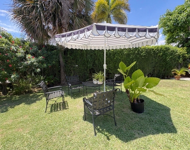 150 Australian Avenue - Photo Thumbnail 16