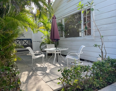 150 Australian Avenue - Photo Thumbnail 1