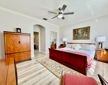 8082 Aberdeen Drive - Photo Thumbnail 6
