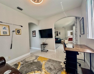 8082 Aberdeen Drive - Photo Thumbnail 21