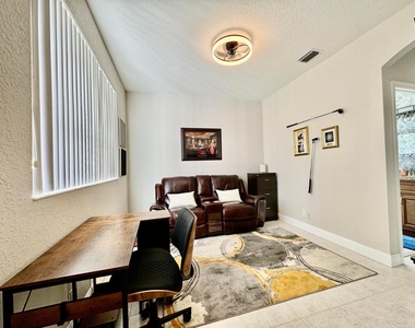 8082 Aberdeen Drive - Photo Thumbnail 19