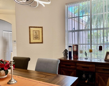 8082 Aberdeen Drive - Photo Thumbnail 32