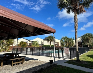 637 Executive Center Drive - Photo Thumbnail 14