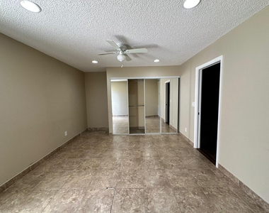 637 Executive Center Drive - Photo Thumbnail 9