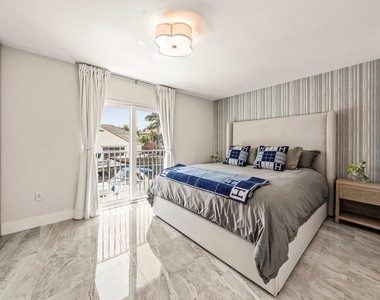 966 Jeffery Street - Photo Thumbnail 21