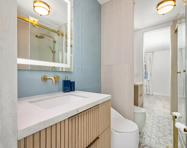 966 Jeffery Street - Photo Thumbnail 26