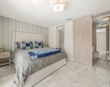 966 Jeffery Street - Photo Thumbnail 22