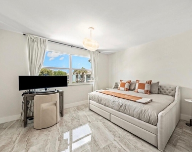 966 Jeffery Street - Photo Thumbnail 34