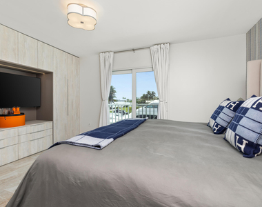966 Jeffery Street - Photo Thumbnail 23