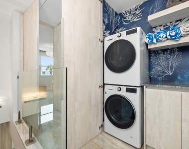 966 Jeffery Street - Photo Thumbnail 42