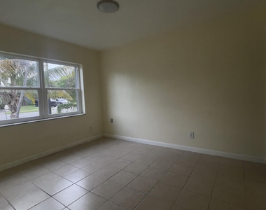 2691 Nw 8th Street - Photo Thumbnail 8